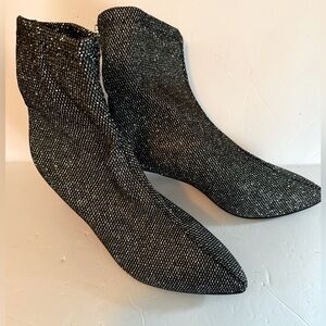 Woman’s NWO tags ankle boots size 9/9.5